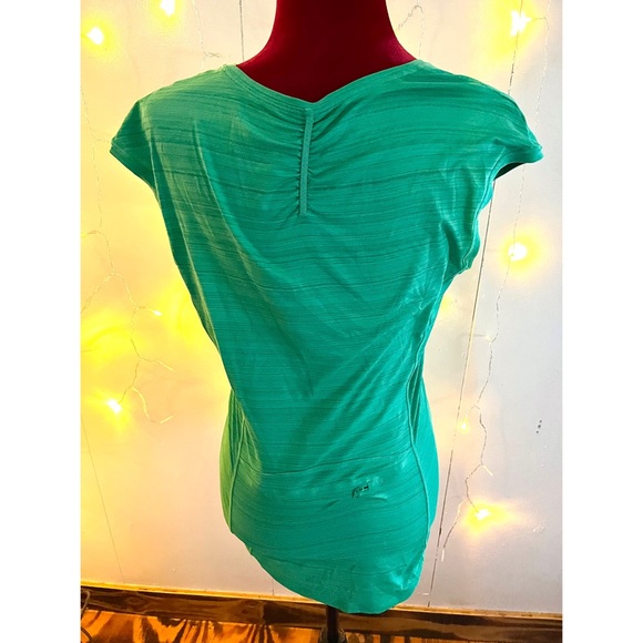 🔒SOLD🔒 Athletha | Green Top | Great Condition | Size M - Picture 4 of 7